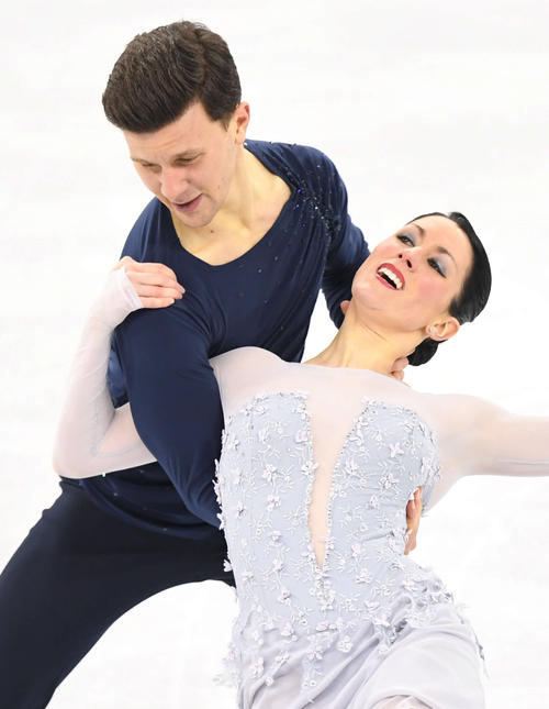 アイスダンスフリーで演技するイタリア、シャルレーヌ・ギニャール(右)とマルコ・ファッブリ(撮影・山崎安昭)