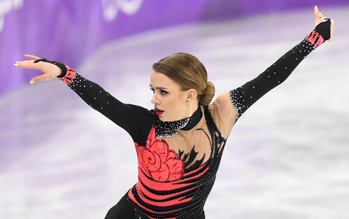女子フリーで演技するブラジル、イザドロ・ビリアンス（撮影・山崎安昭）