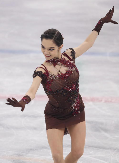 女子フリーの演技を披露するメドベージェワ（撮影・河野匠）