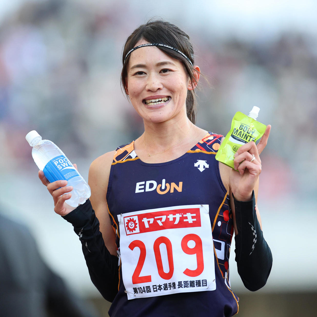 9分48秒76で優勝する石沢ゆかり（撮影・清水貴仁）
