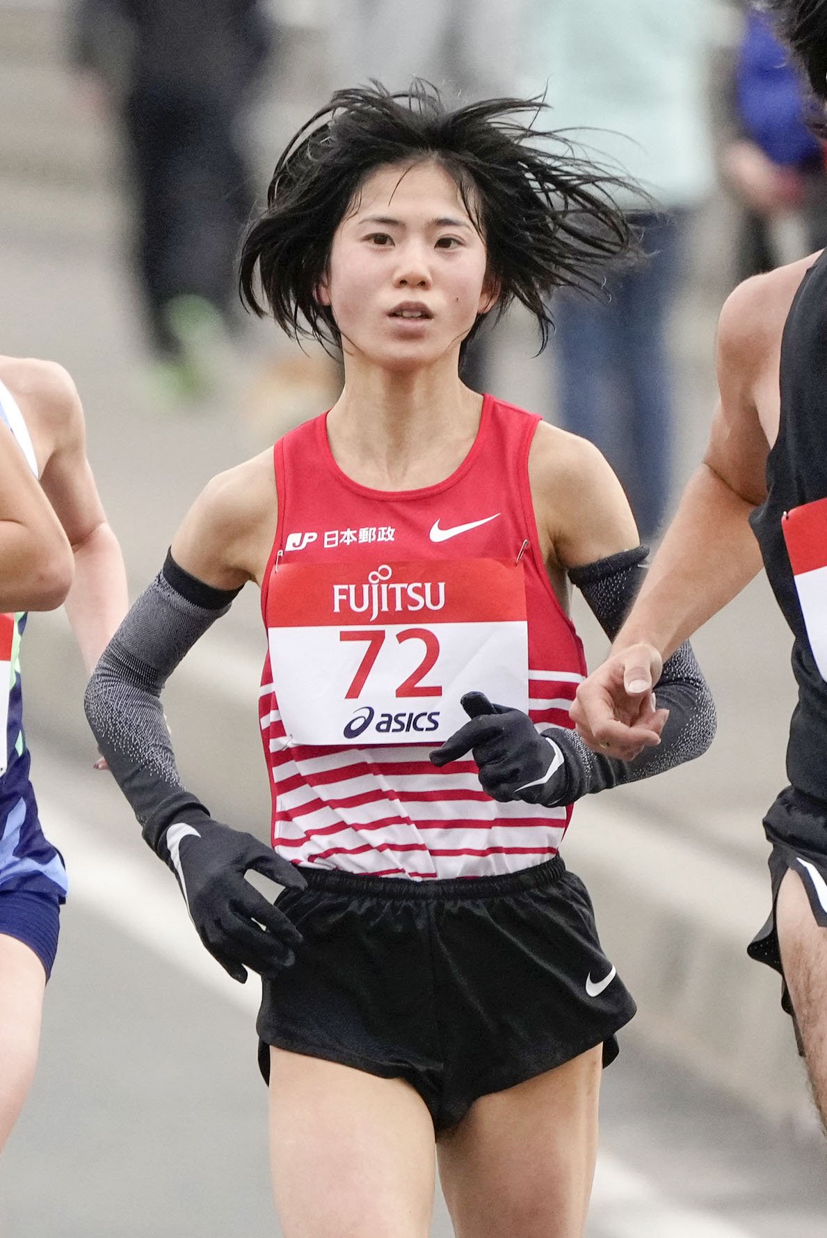 東京五輪のテスト大会となる「札幌チャレンジハーフマラソン」のレース中盤で、力走する鈴木（代表撮影）