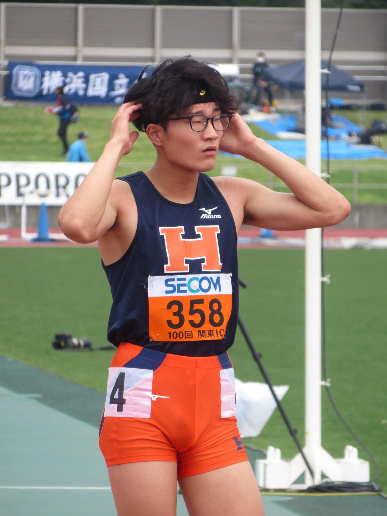 関東学生対校選手権の男子1部400メートル予選でスタートラインに立つ法大・黒川（撮影・上田悠太）