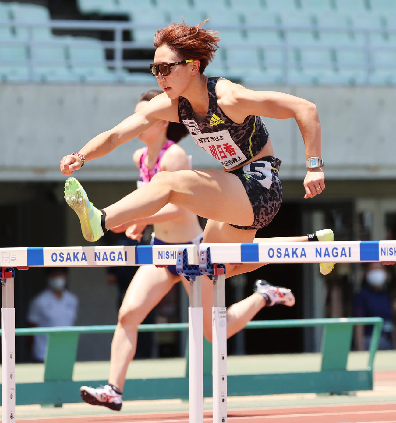 木南道孝記念陸上競技大会　女子100メートル障害予選1組　12秒87の日本新記録を更新する寺田明日香（撮影・清水貴仁）