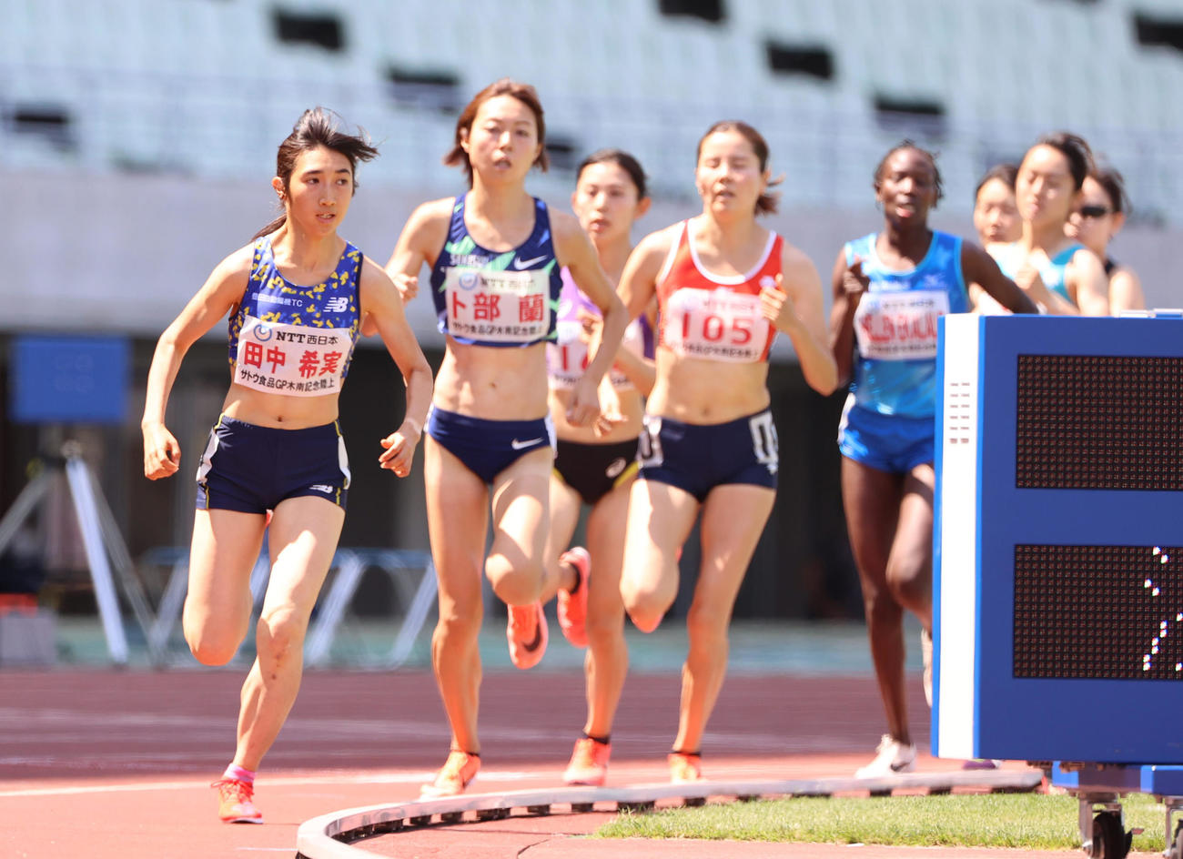 木南道孝記念陸上競技大会　女子1500メートル　4分10秒06で優勝する田中希実（撮影・清水貴仁）