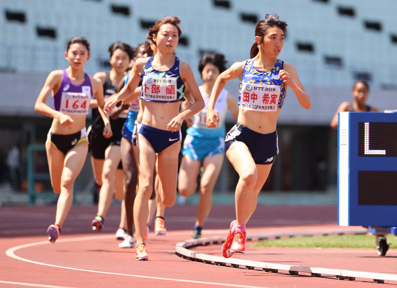 木南道孝記念陸上競技大会　女子1500メートル　4分10秒06で優勝する田中希実（撮影・清水貴仁）