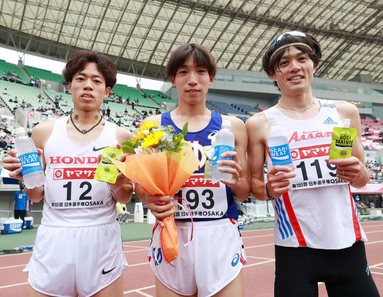 男子3000メートル障害決勝、東京五輪に内定した、左から3位の青木、優勝の三浦、2位の山口（撮影・江口和貴）