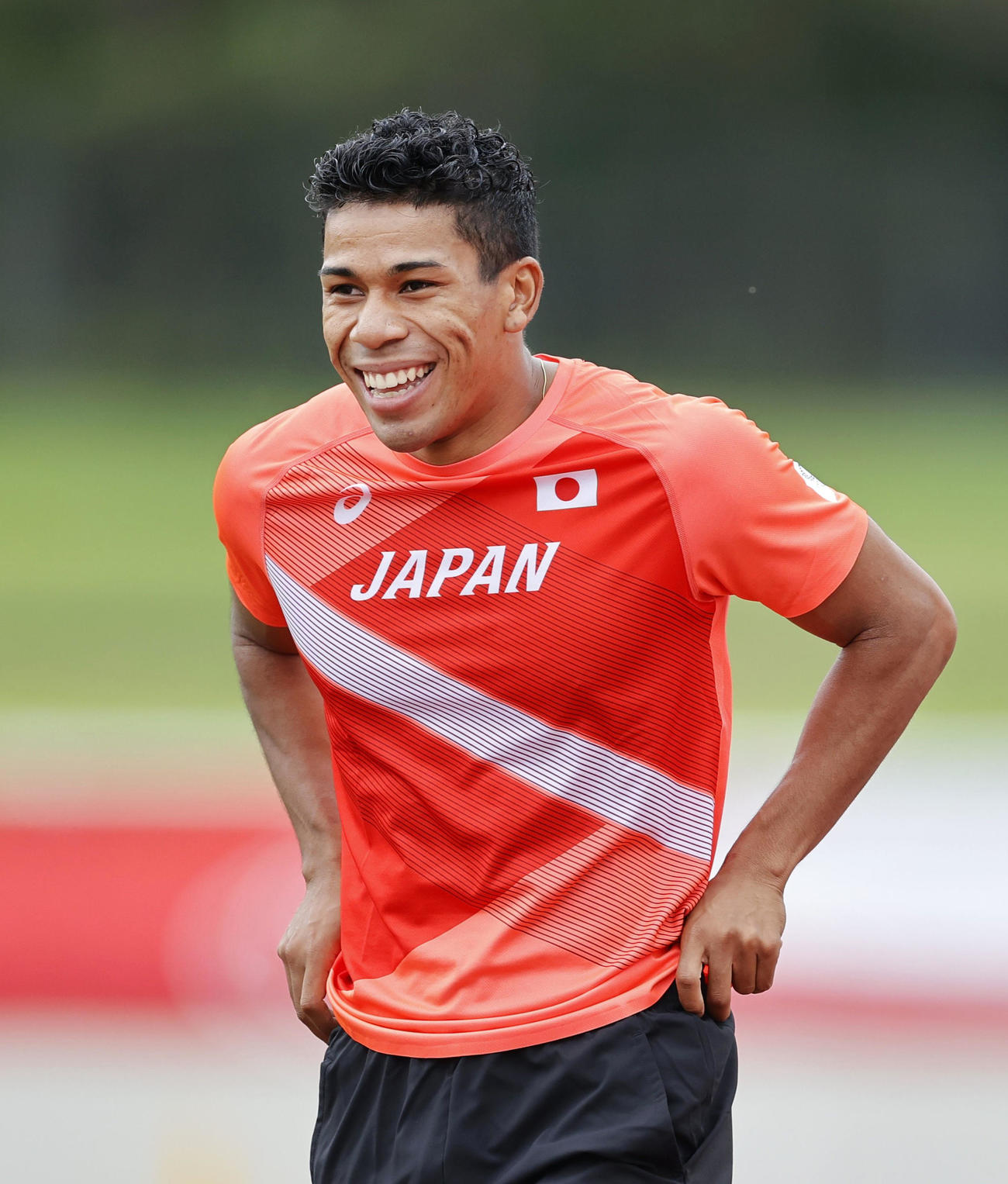 東京五輪に向けた男子短距離代表の合宿で、笑顔を見せるデーデー・ブルーノ（代表撮影）