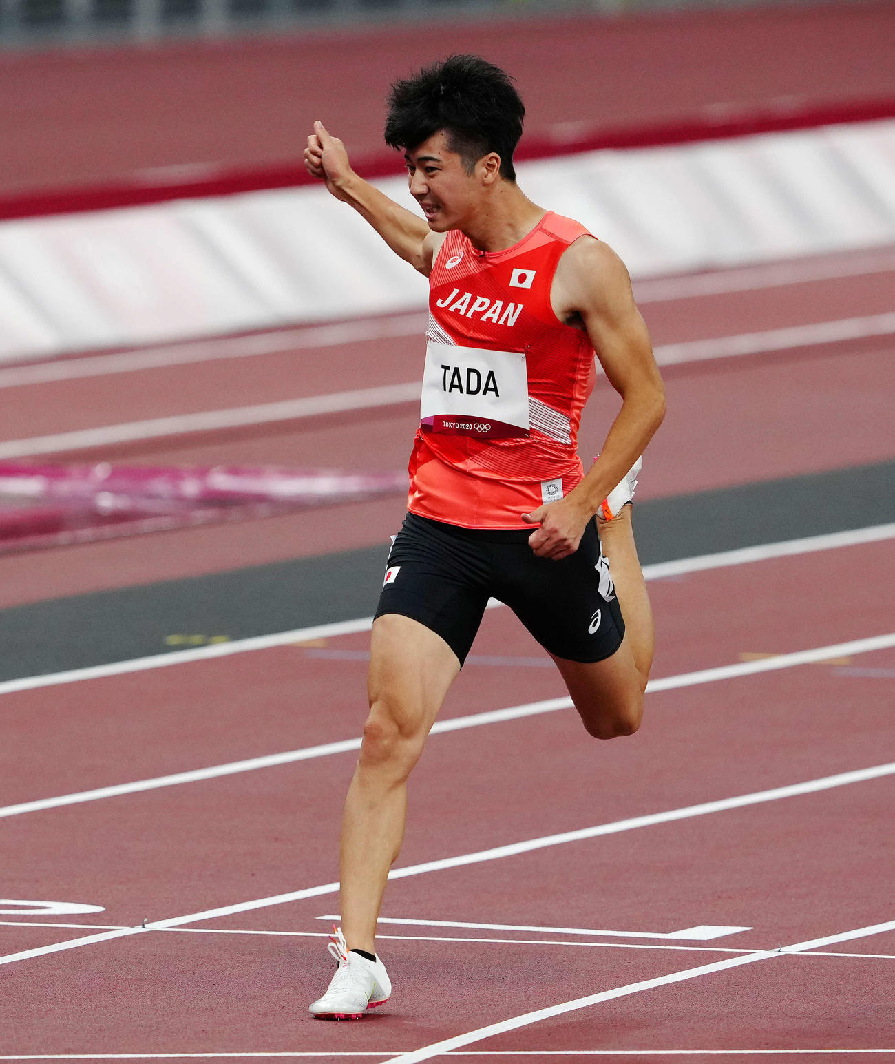 男子100メートル予選1組、6着でフィニッシュする多田（撮影・江口和貴）