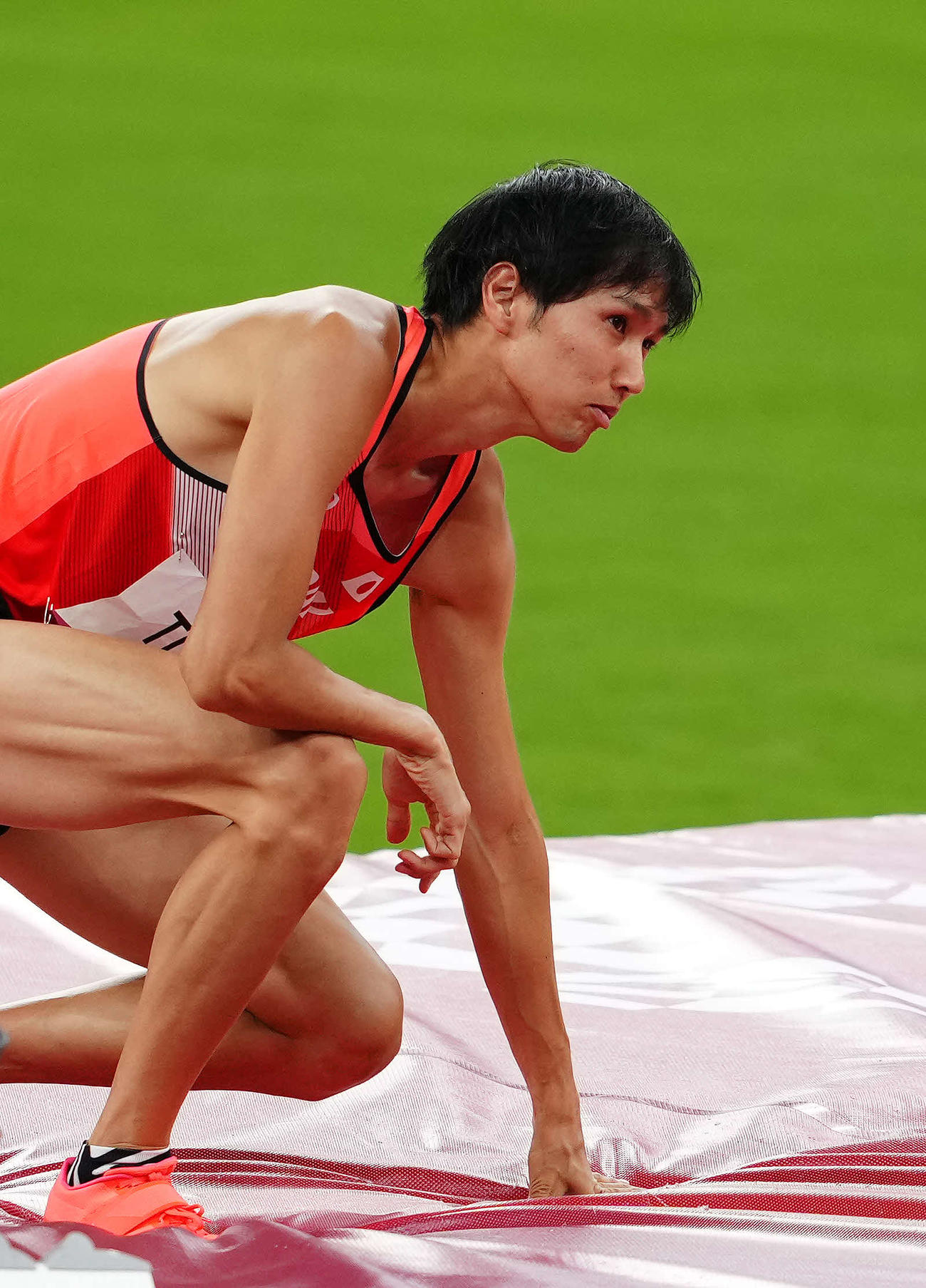 男子走り高跳び決勝、2メートル27の3回目の跳躍を失敗した戸辺（撮影・江口和貴）