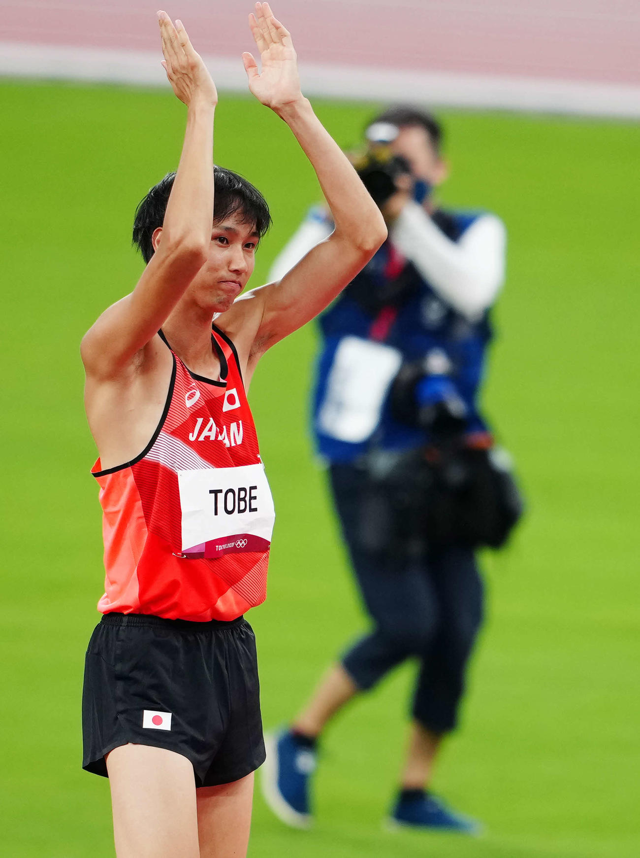 男子走り高跳び決勝、2メートル27の3回目の跳躍を失敗した戸辺（撮影・江口和貴）
