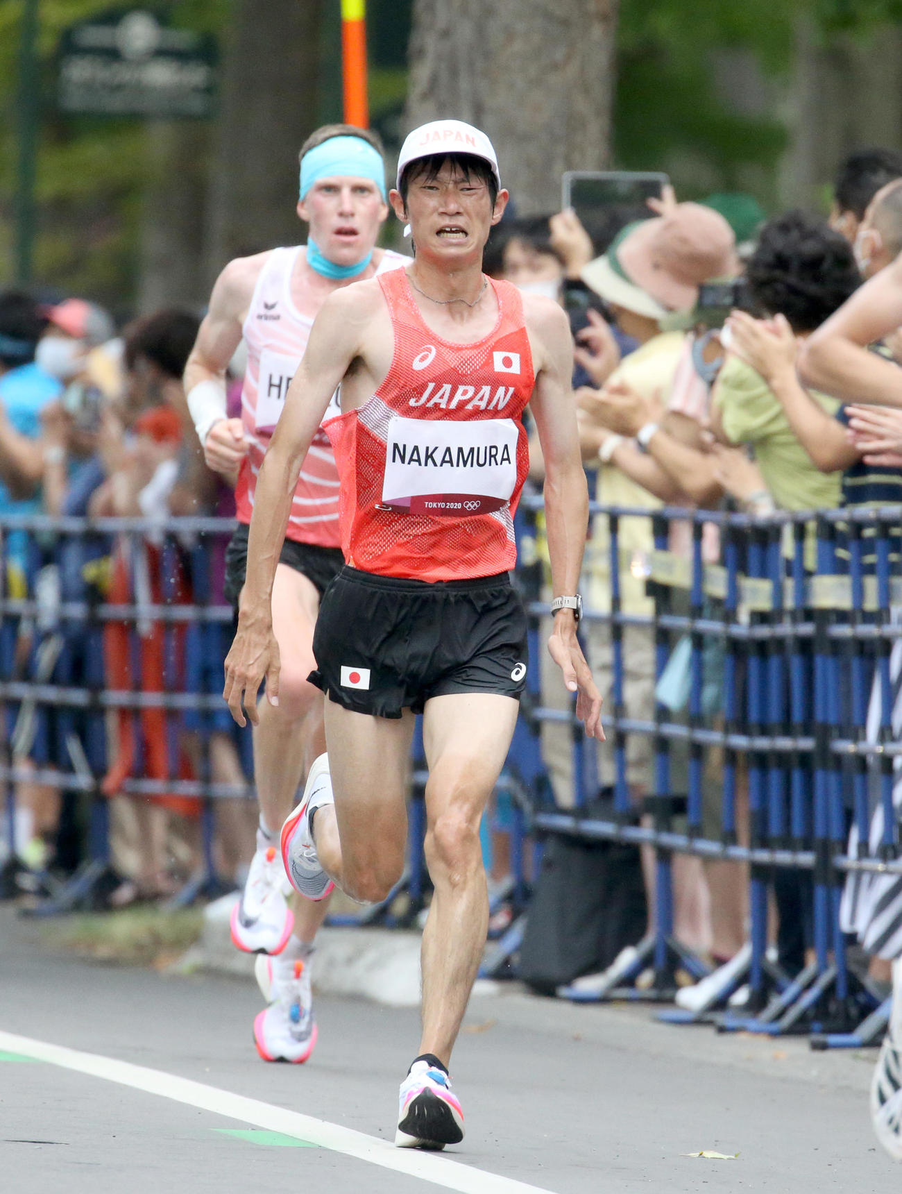 北海道大学内を通過する中村（撮影・佐藤翔太）
