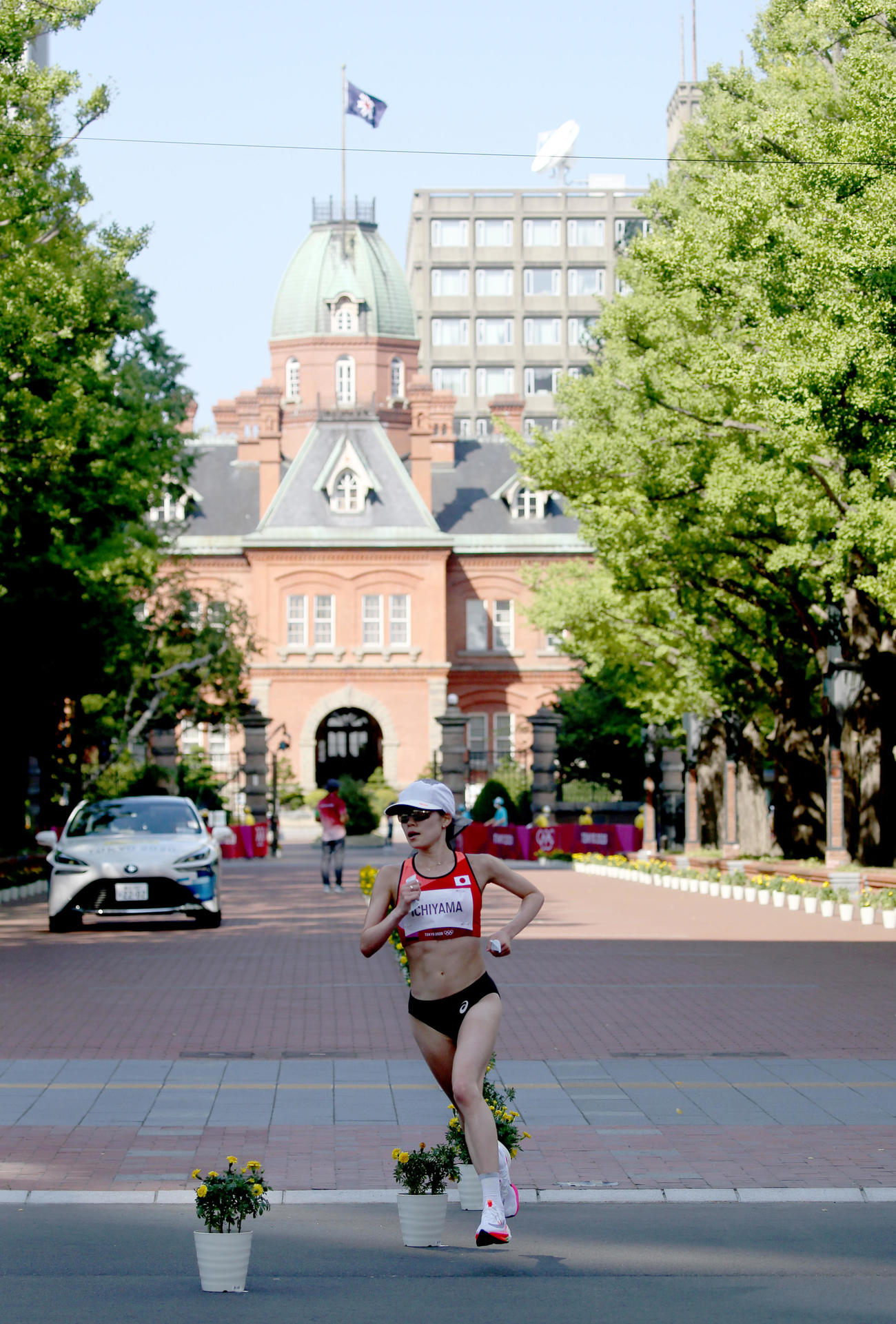 女子マラソン　8位で北海道庁前を通過する一山（撮影・佐藤翔太）