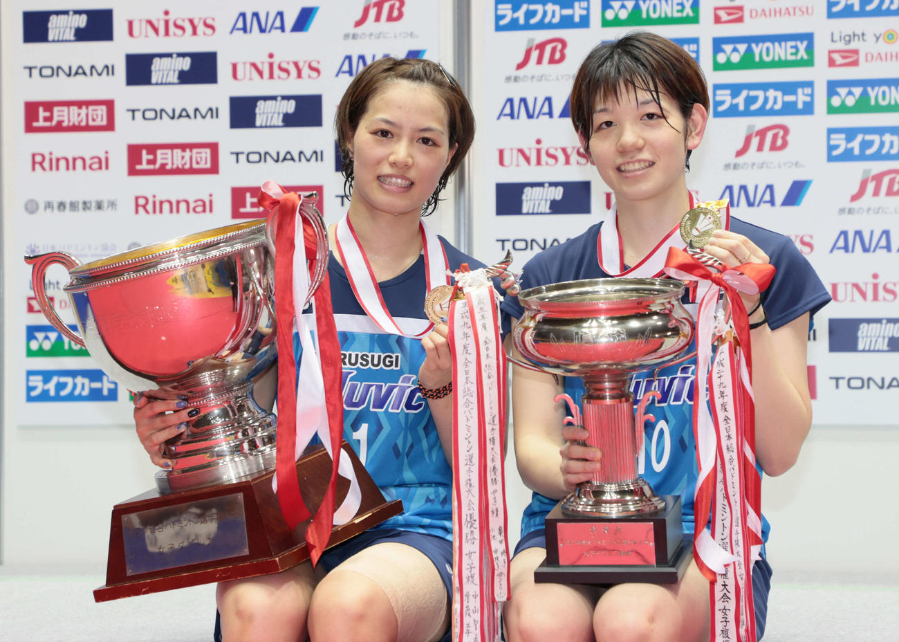 福島由紀（左）、広田彩花組（2020年12月27日撮影）