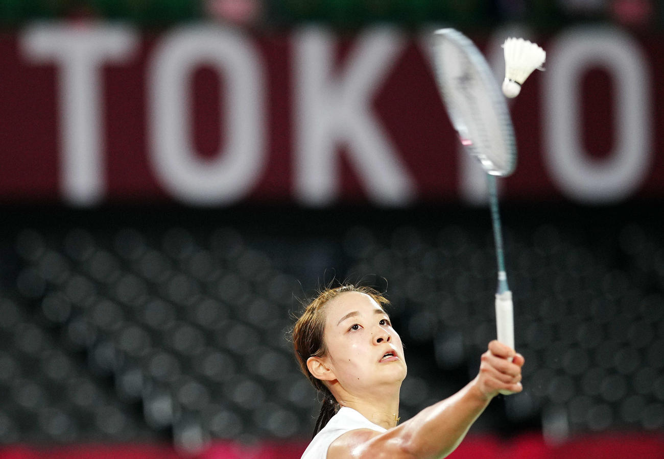 女子シングルス準々決勝で何氷嬌と対戦する奥原（撮影・江口和貴）