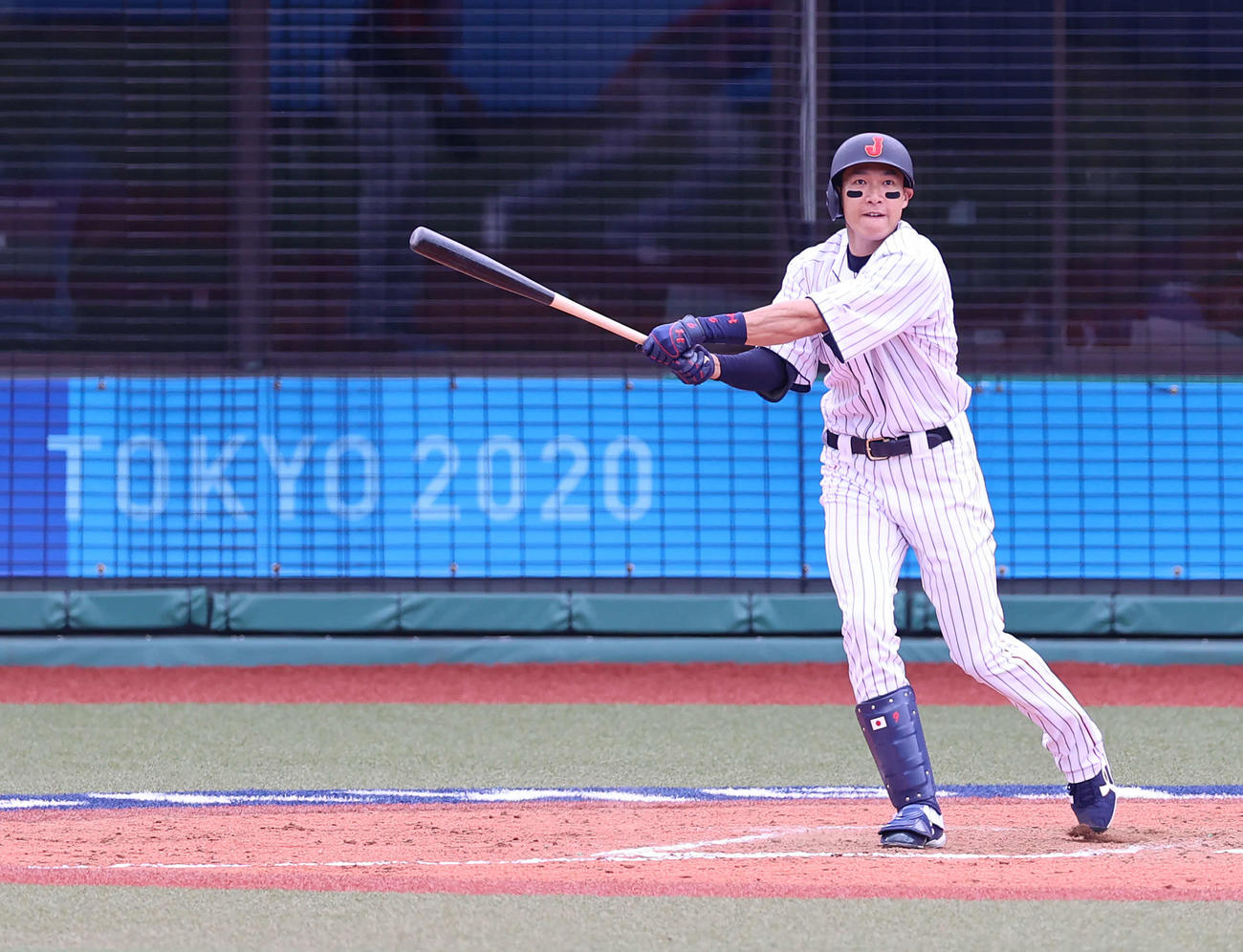 日本対ドミニカ共和国　7回裏日本無死一塁、二塁打を放つ柳田（撮影・河野匠）