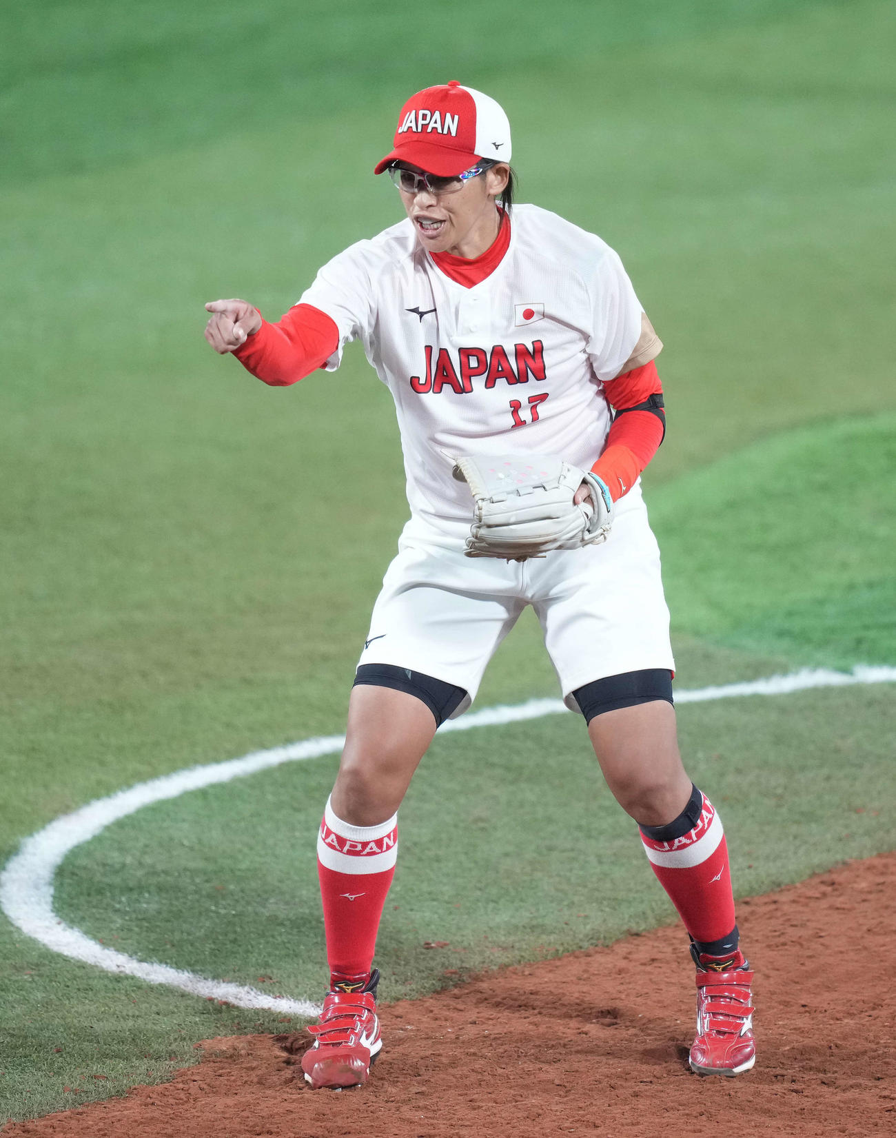 日本対米国　5回裏、三振をアピールする上野（撮影・鈴木みどり）