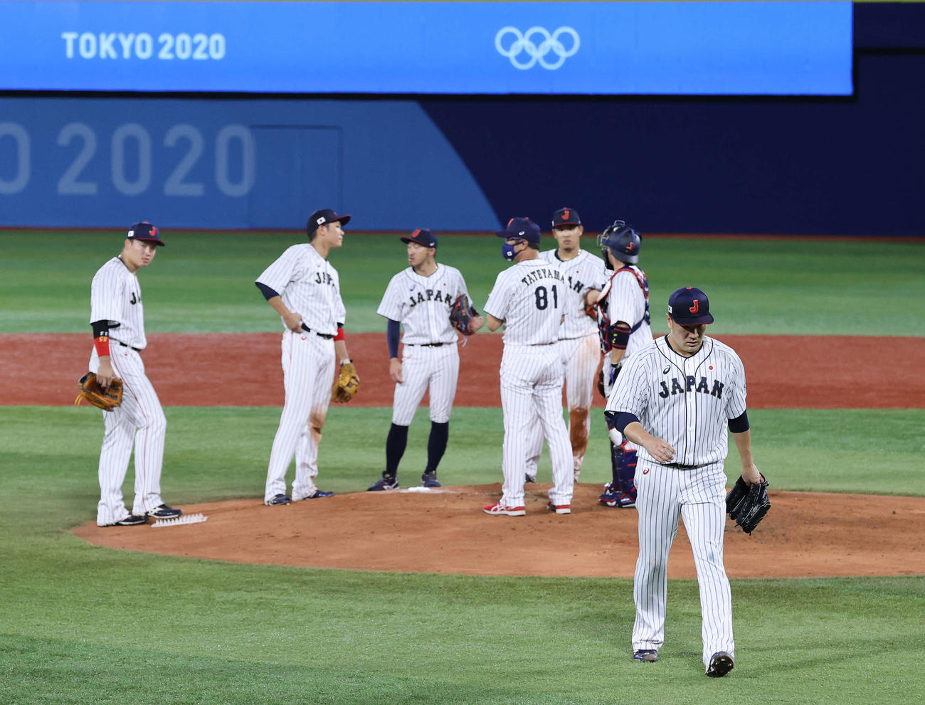 日本対米国　4回表、逆転を許し降板する田中将（撮影・河野匠）