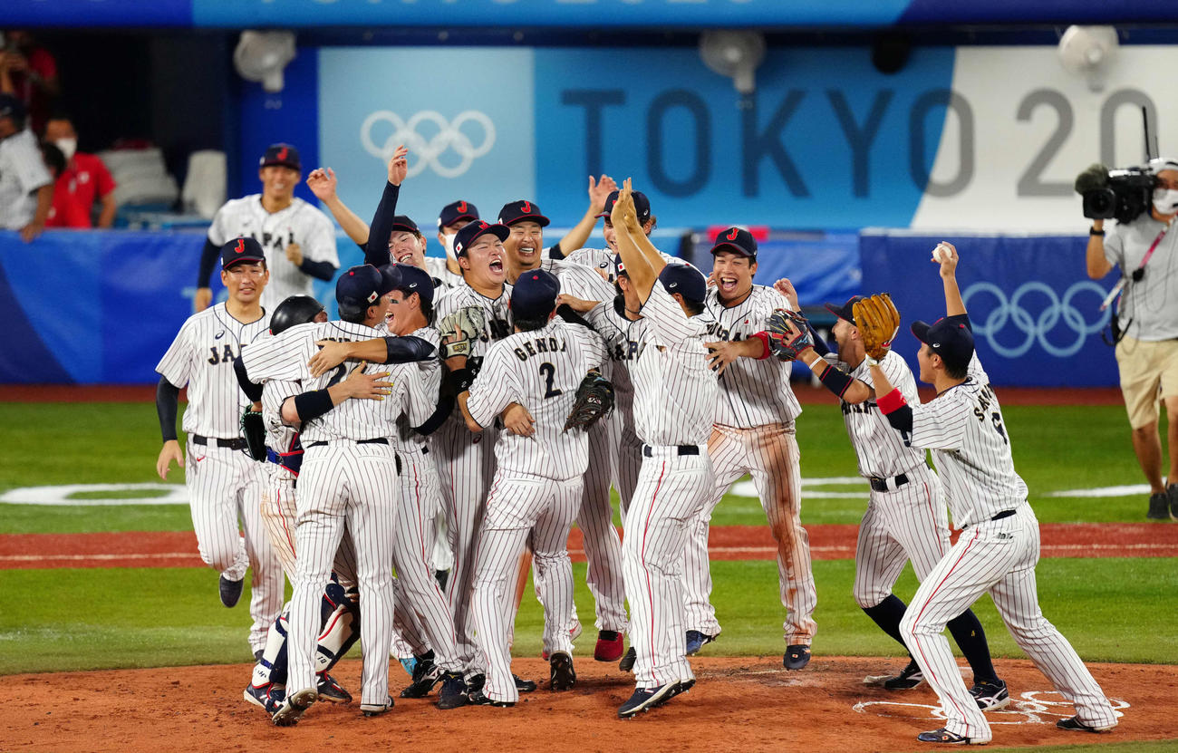 日本対米国　優勝を決め歓喜する日本の選手たち（撮影・江口和貴）