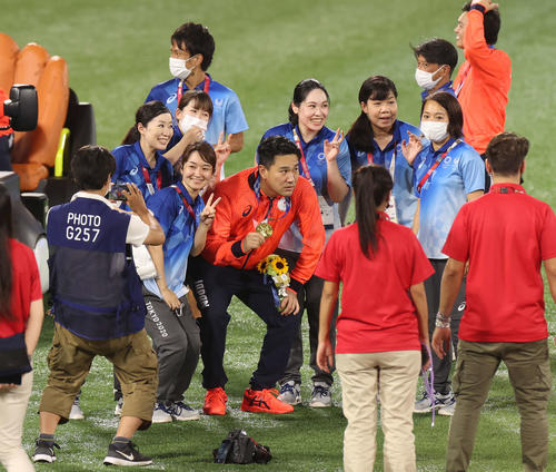 侍マー君14年越し金メダル 決勝は黒子に徹し 優勝できたことは誇りに 野球 ソフトボール 東京オリンピック2020写真ニュース 日刊スポーツ