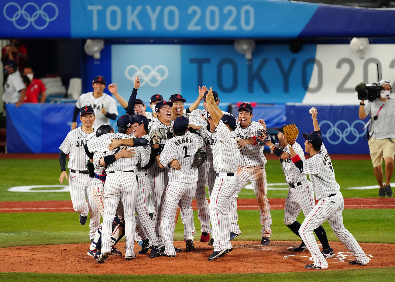 日本対米国　優勝を決め歓喜する日本の選手たち（撮影・江口和貴）