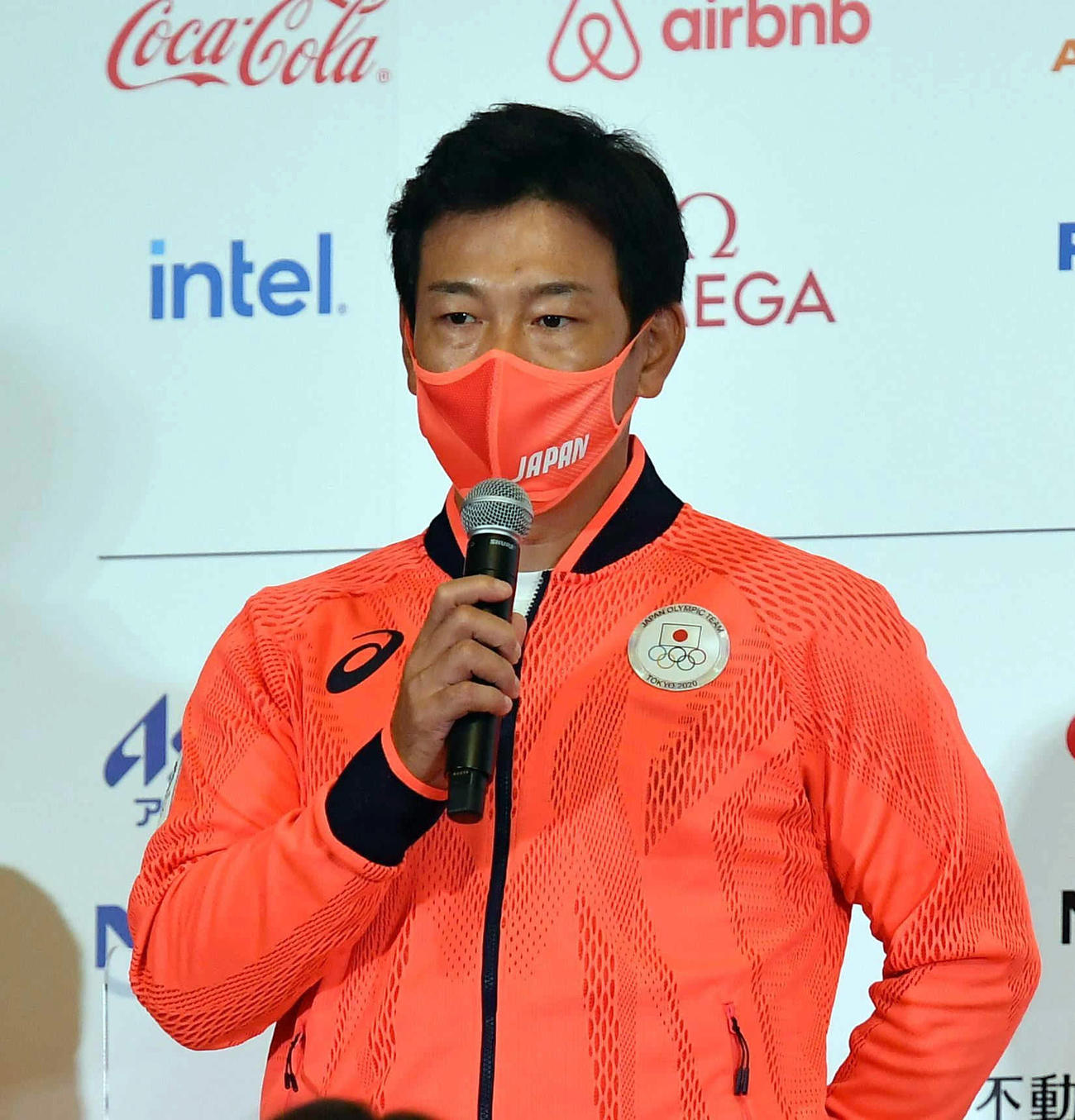 大会を振り返る井端コーチ（2021年8月8日代表撮影）