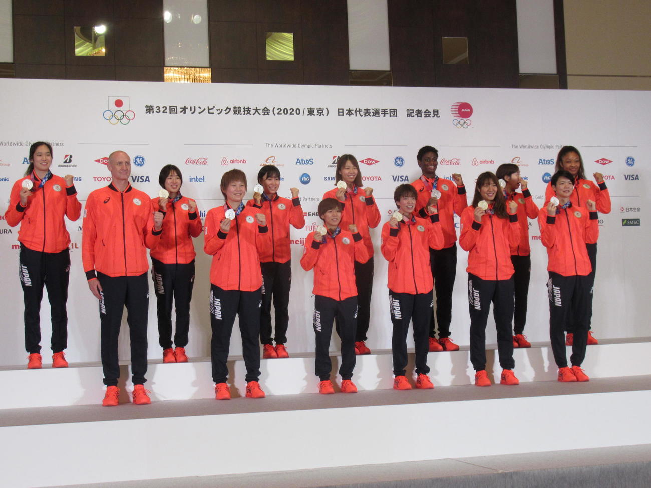 バスケットボール女子日本代表は、メダリスト会見に出席した（撮影・益田一弘）