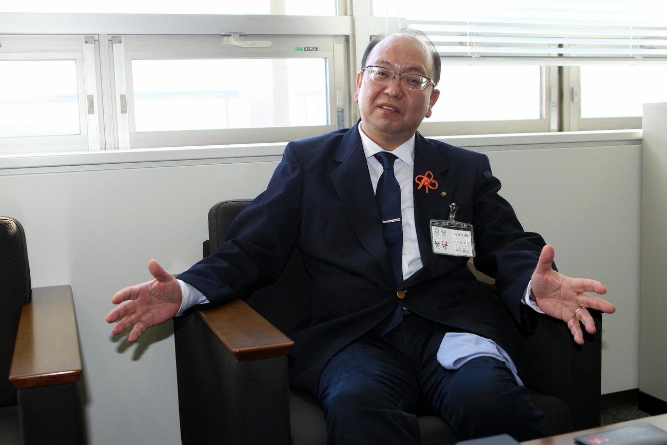インタビューに応じた市村尊広さん（撮影・三須一紀）