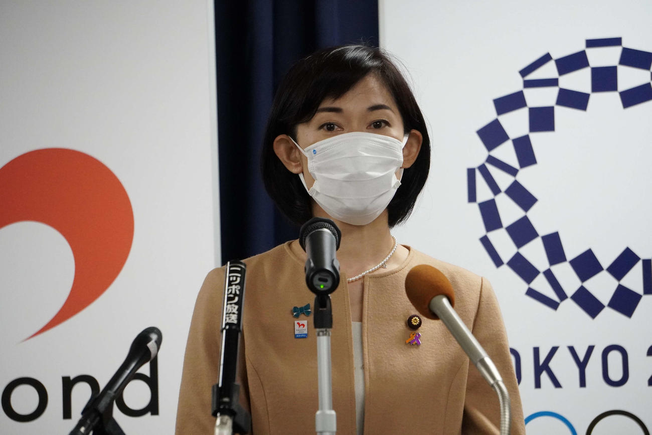 閣議後に会見を開く丸川珠代五輪相（撮影・沢田直人）
