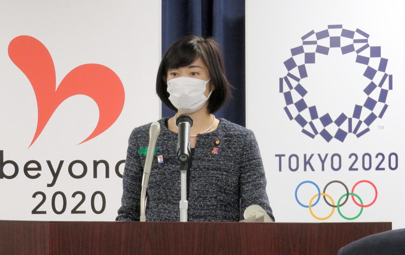 閣議後会見で質問に答える丸川五輪相（撮影・鎌田直秀）