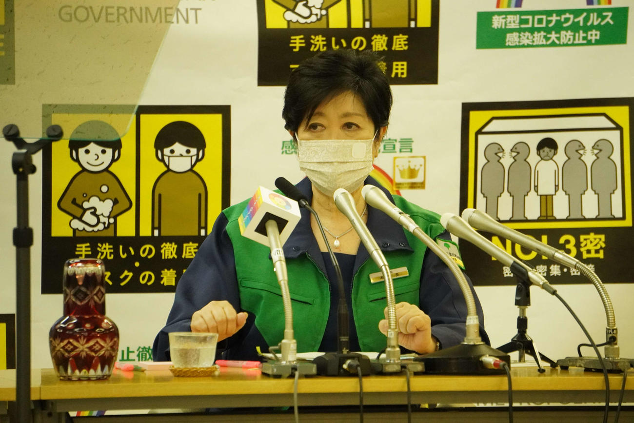 5者協議後、無観客開催について語る小池百合子知事（撮影・沢田直人）