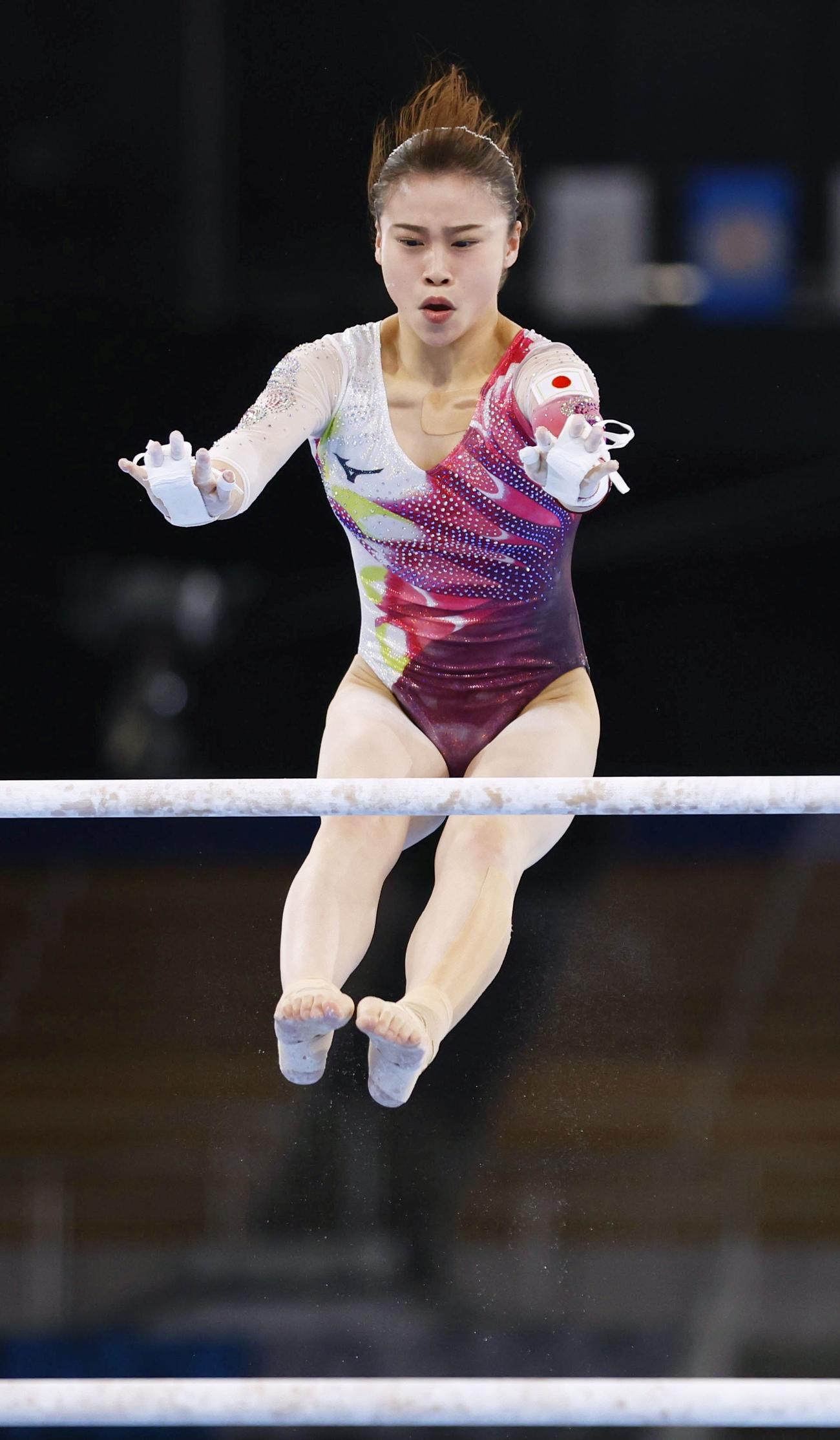 女子予選　杉原愛子の段違い平行棒（共同）