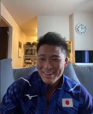 オンライン取材に応じる向翔一郎