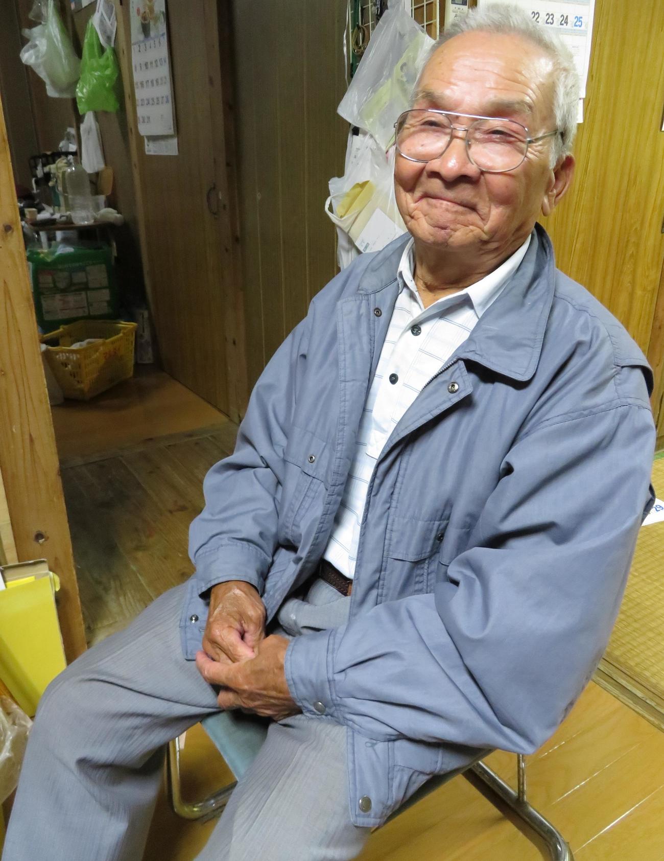 孫の活躍を期待する渡名喜庸善さん（撮影・峯岸佑樹）