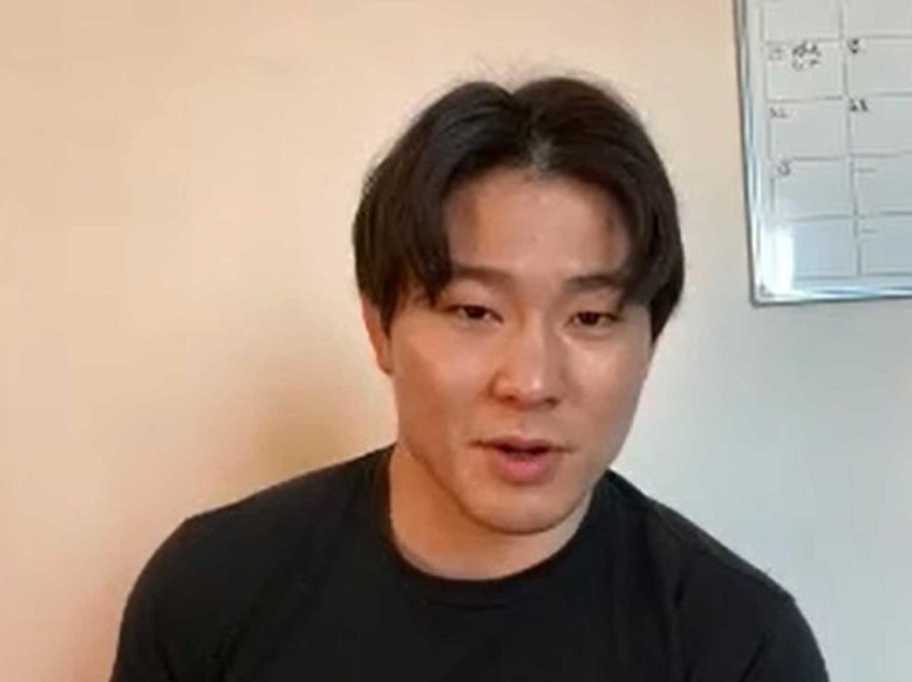 オンライン取材に応じる向翔一郎