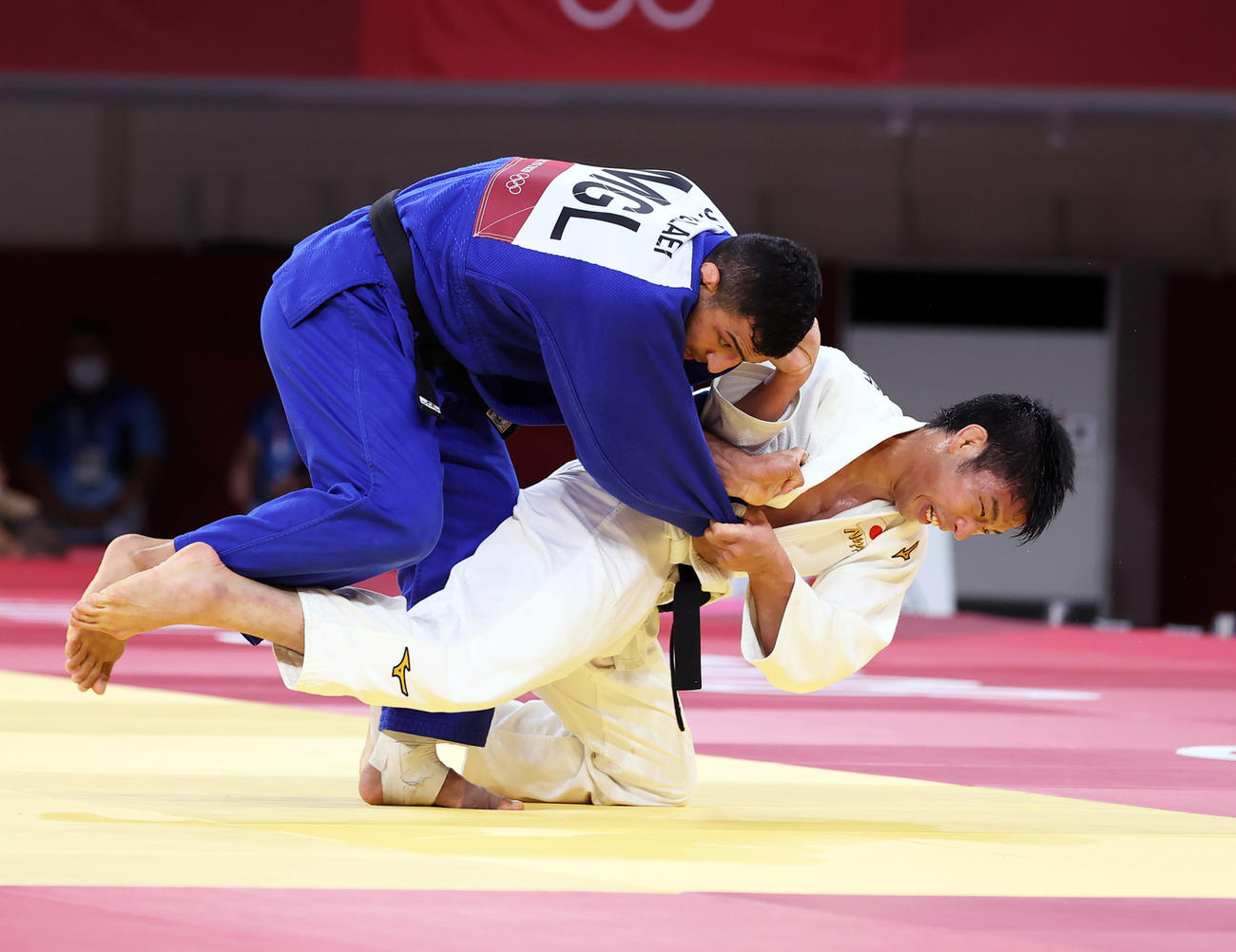 男子81キロ級決勝、延長で永瀬はモラエイに足車を仕掛け技ありを奪う（撮影・パオロ・ヌッチ）