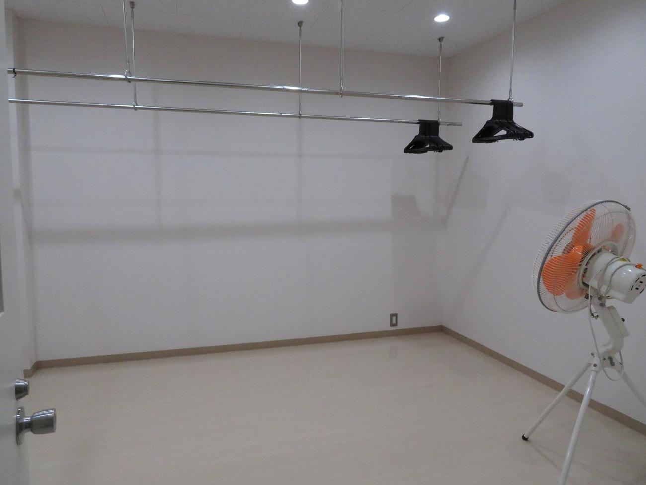 講道館の宿泊施設内にある乾燥室（撮影・峯岸佑樹）