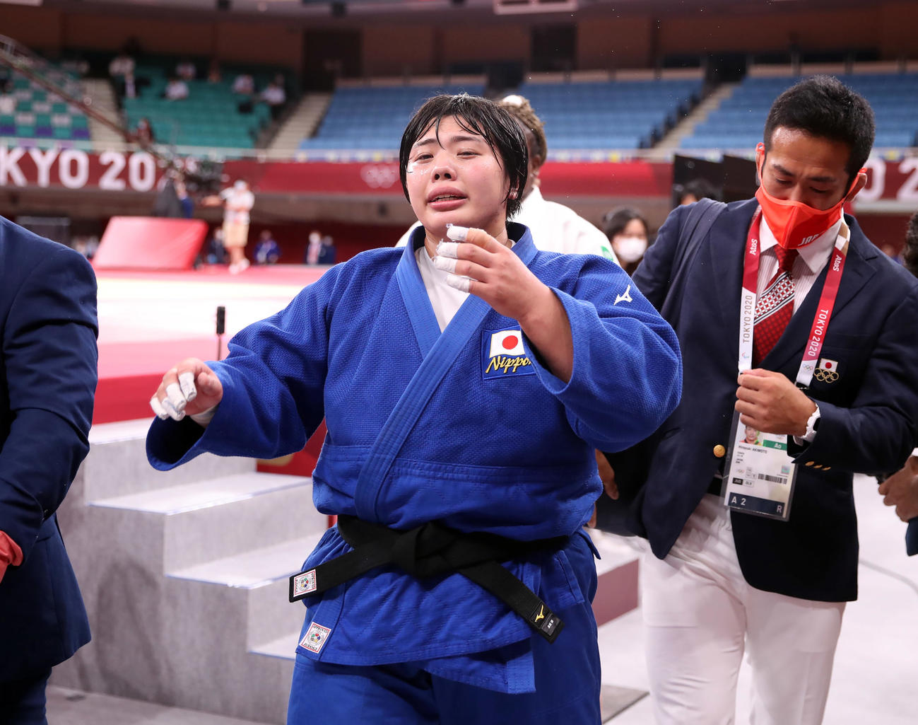 女子78キロ超級決勝　金メダルを獲得し、感極まる素根（撮影・パオロ　ヌッチ）