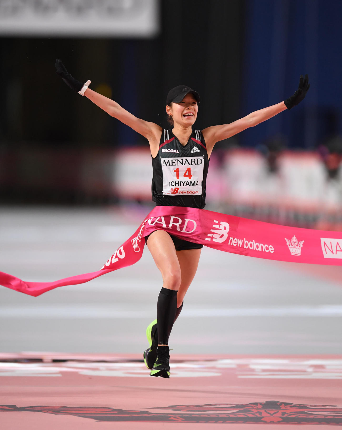 2時間20分29秒で優勝した一山麻緒（撮影・森本幸一）