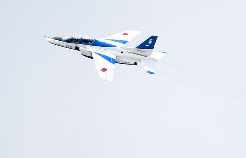 離陸するブルーインパルス(撮影・横山健太)