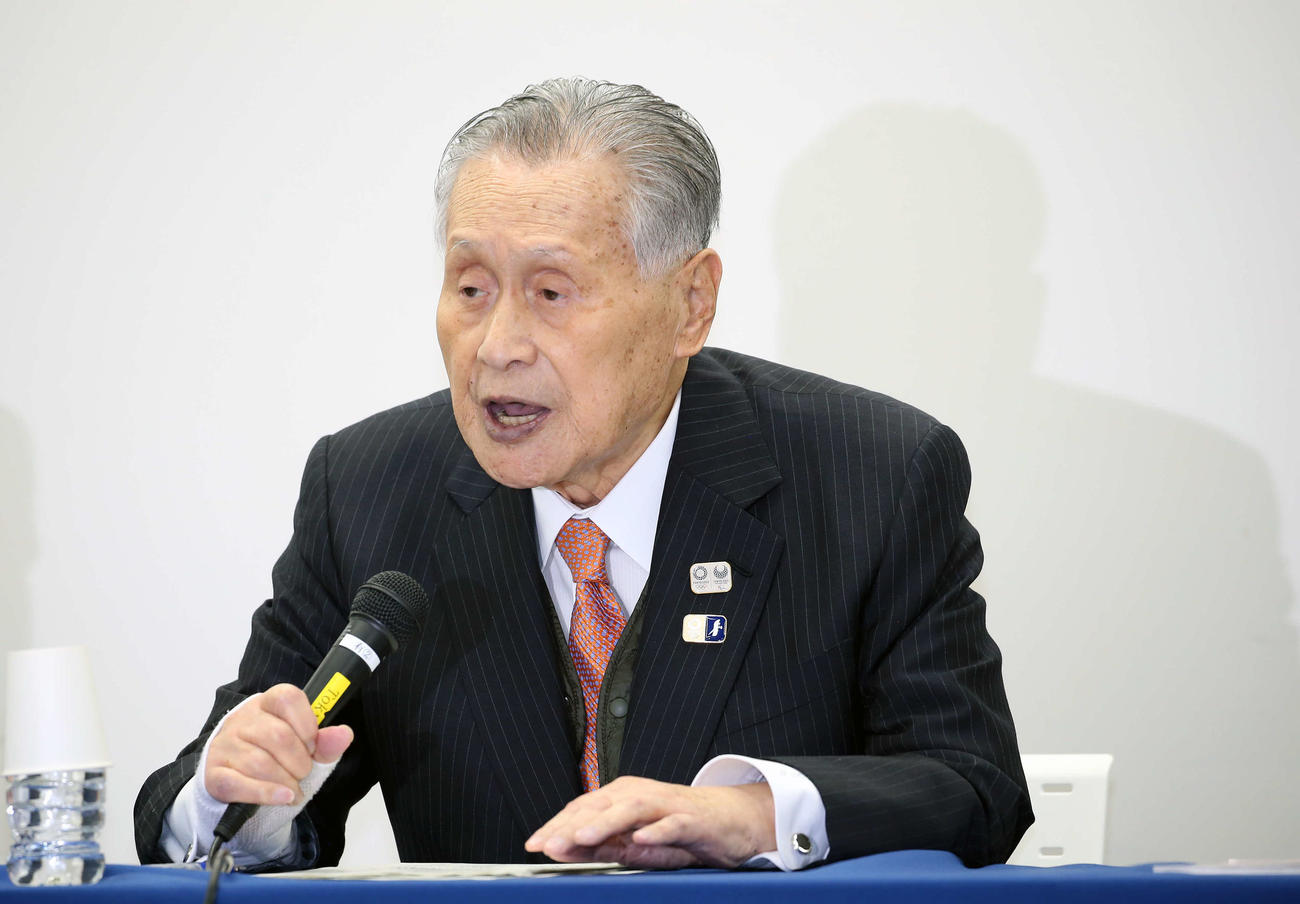 会見に臨んだ東京五輪組織委員会の森会長（撮影・河野匠）