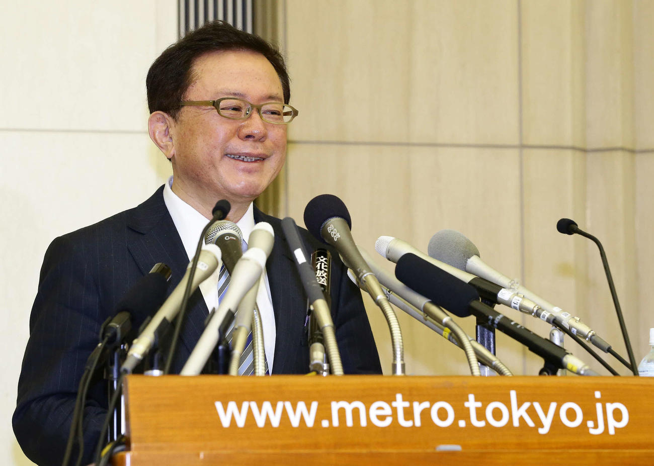 辞任会見を行う猪瀬直樹都知事（2013年12月19日撮影）