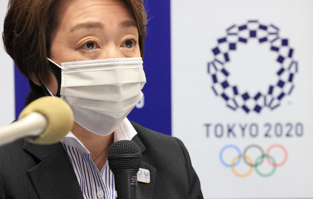 記者会見に臨む東京五輪・パラリンピック大会組織委員会の橋本会長(代表撮影)