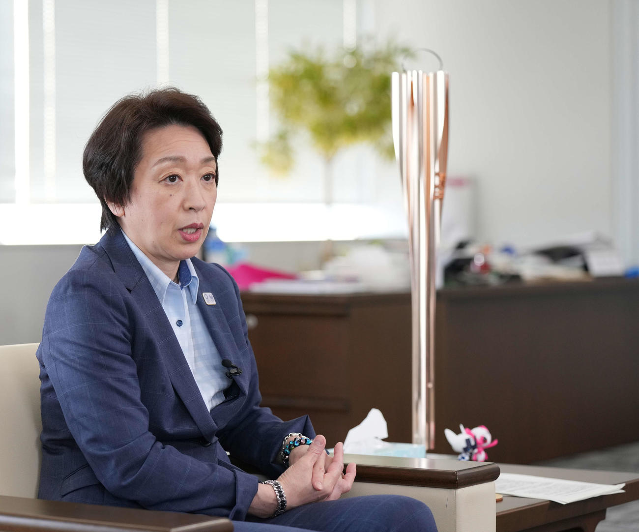 日刊スポーツの単独インタビューに応じる東京五輪パラリンピック組織委員会の橋本会長（撮影・河野匠）