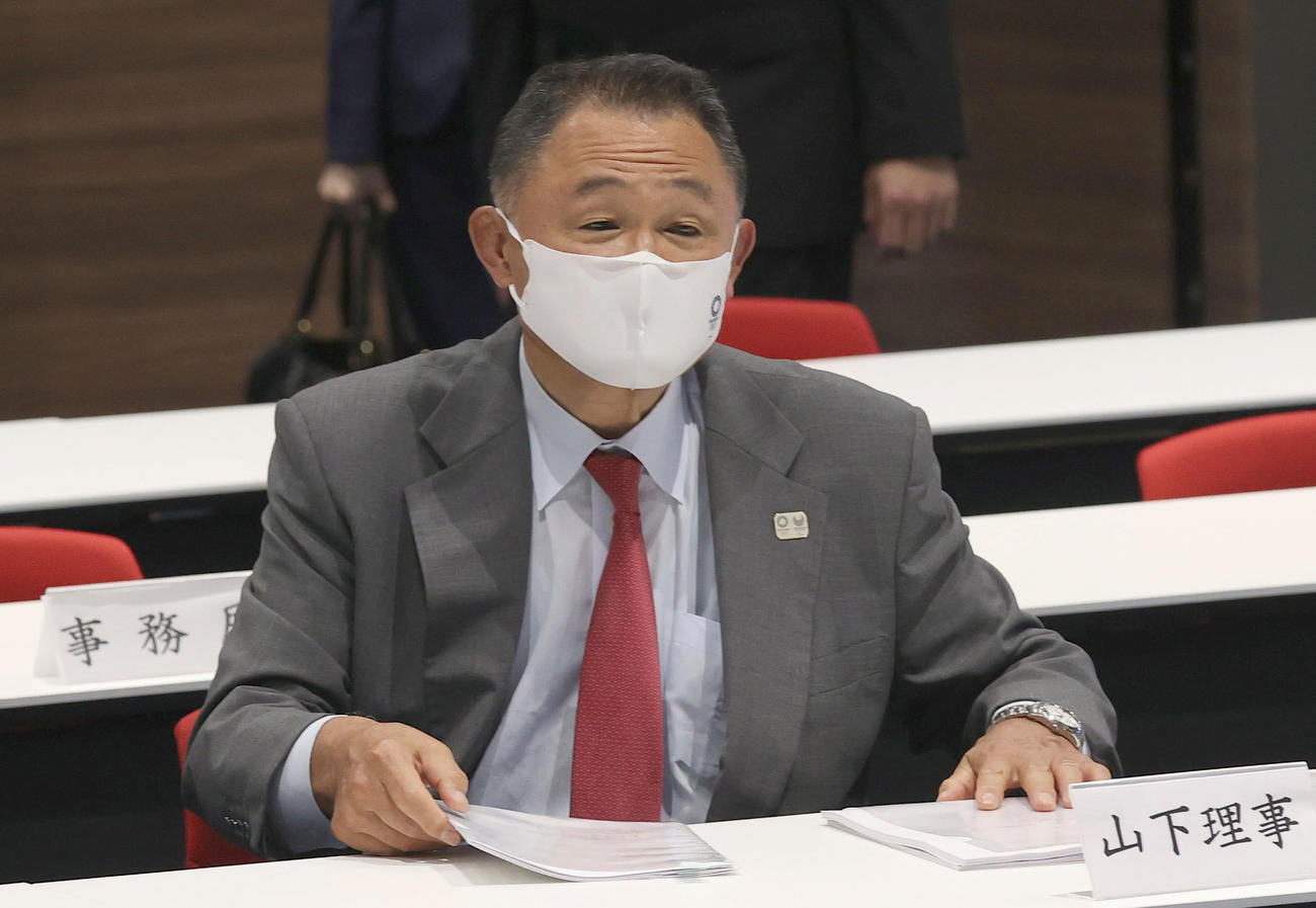 JOCの理事会に臨む山下会長（代表撮影）