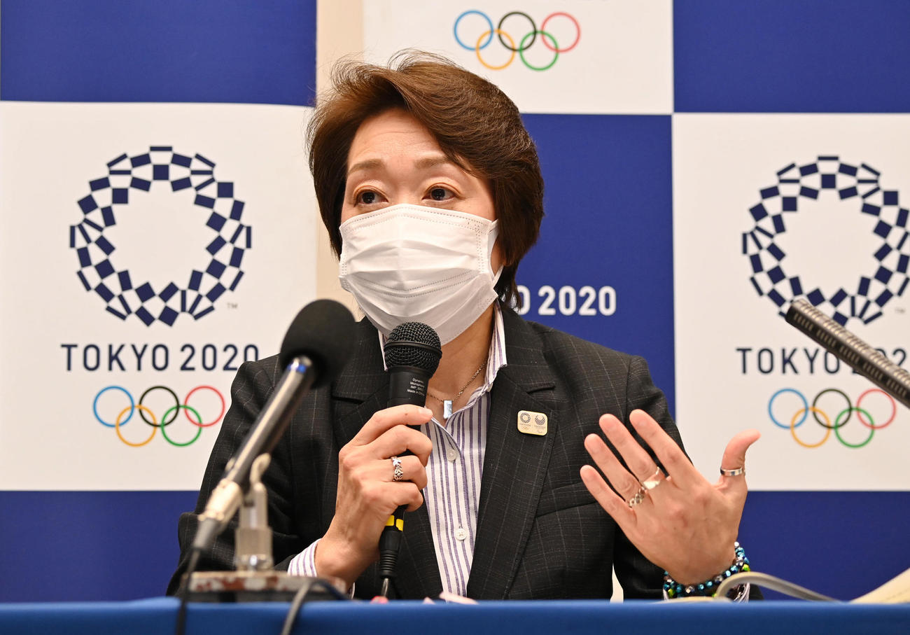 定例記者会見をする東京五輪・パラリンピック大会組織委員会の橋本聖子会長（代表撮影）