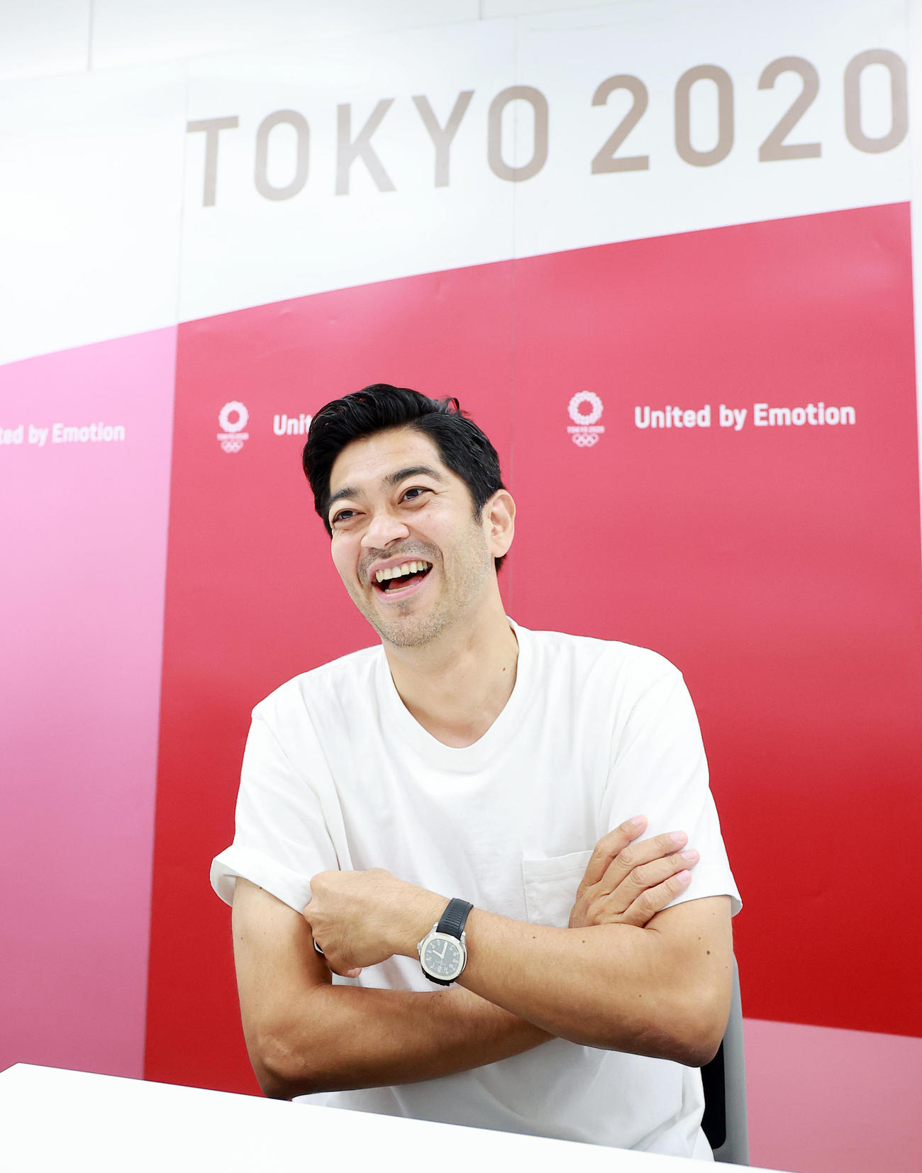 東京五輪の日置貴之開閉会式エグゼクティブプロデューサーは、笑顔でコンセプトを語る（撮影・浅見桂子）