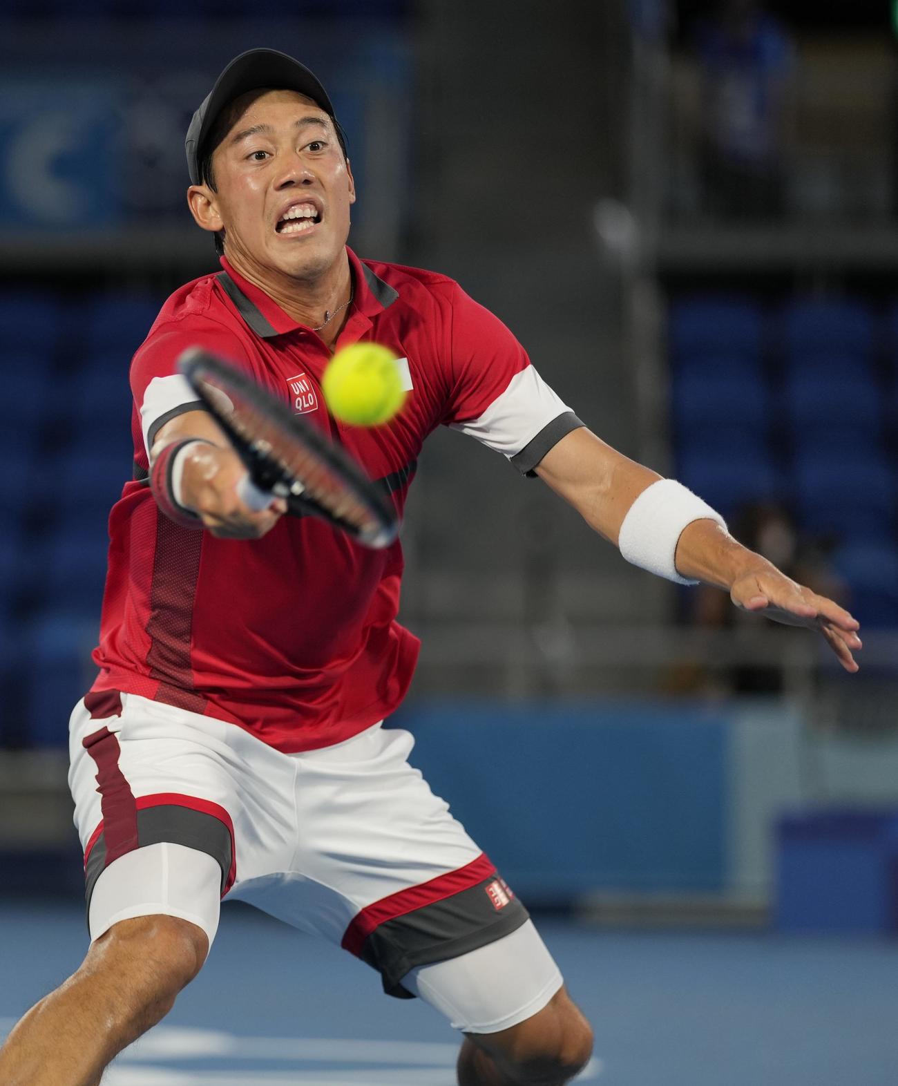 男子シングルス準々決勝　ノバク・ジョコビッチと対戦する錦織圭（共同）