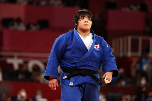 女子78キロ超級準決勝　アゼルバイジャンのキンゼルスカを破り、決勝進出を決める素根（撮影・パオロ　ヌッチ）