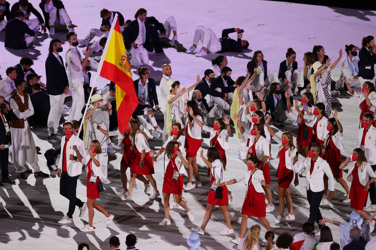 入場するスペイン選手団（撮影・河野匠）