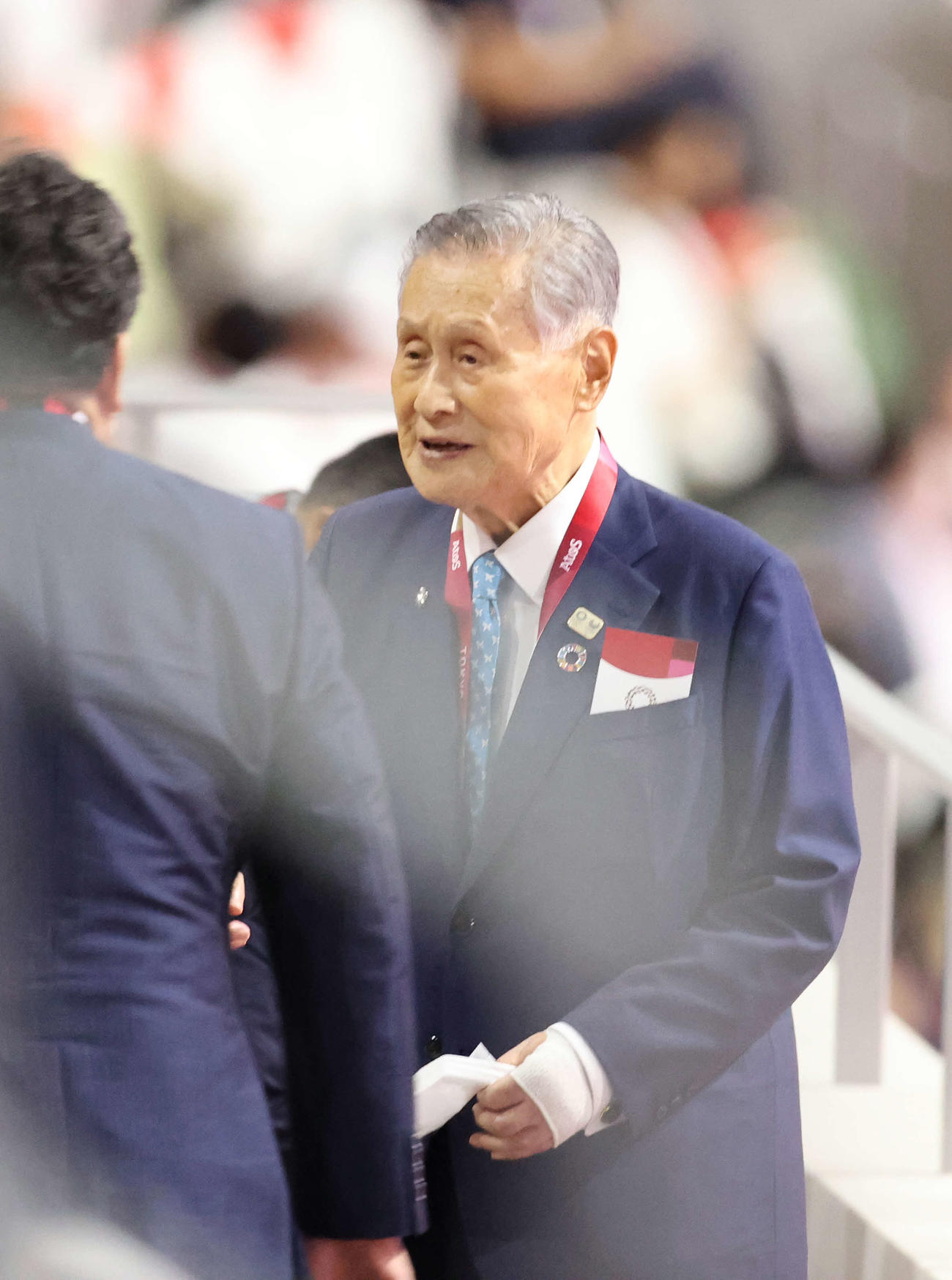 開会式前にスタンドに現れた東京五輪パラリンピック組織委員会の森前会長（撮影・河野匠）